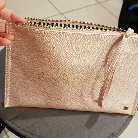 💕MADISON WEST💕 Rose All Day Pink Shimmer Clutch - Picture 3 of 8